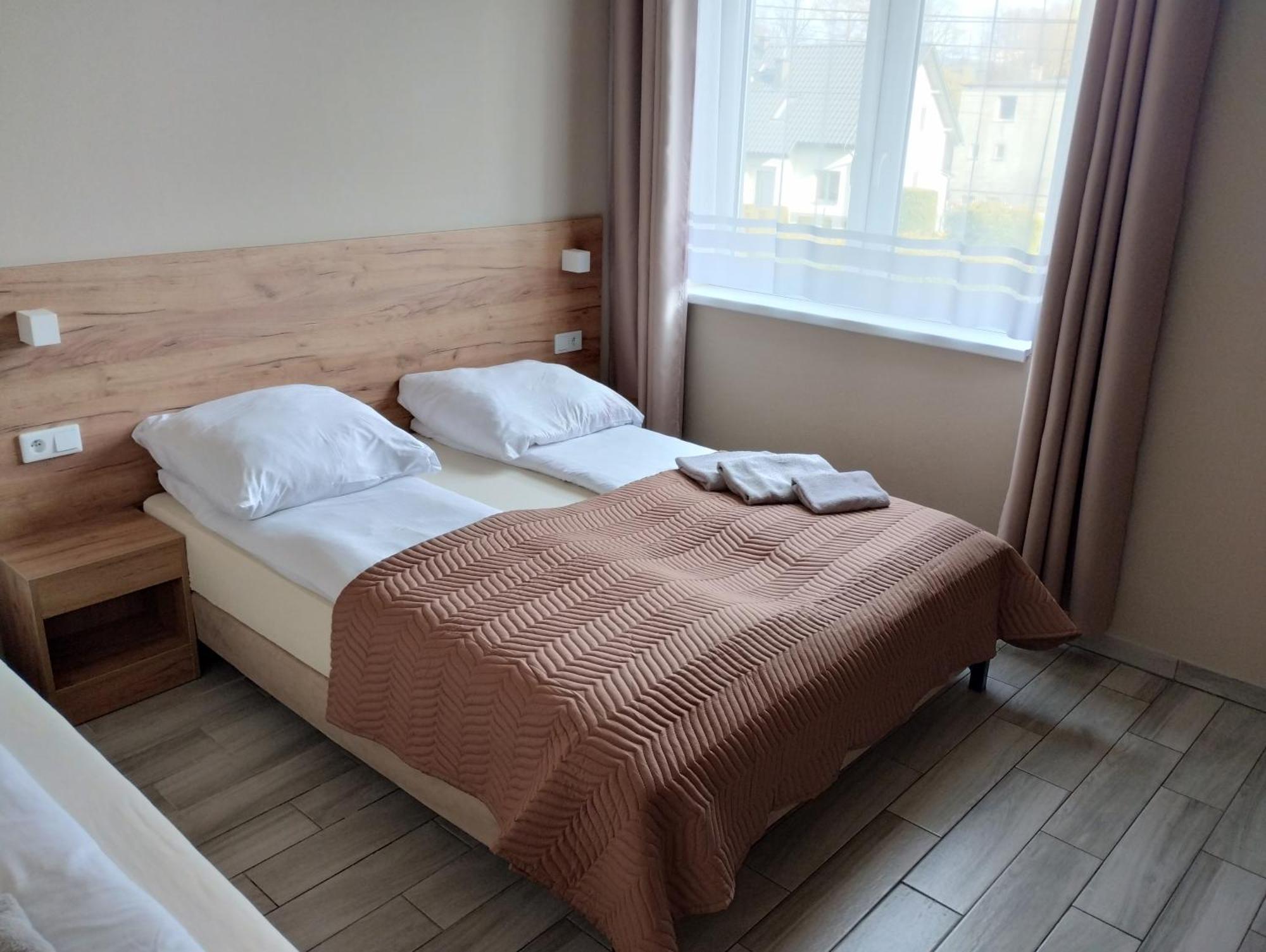 Good Night Noclegi & Strefa Z Sauna I Jacuzzi Ogolnodostepna Lub Na Wylacznosc Czechowice-Dziedzice Eksteriør billede