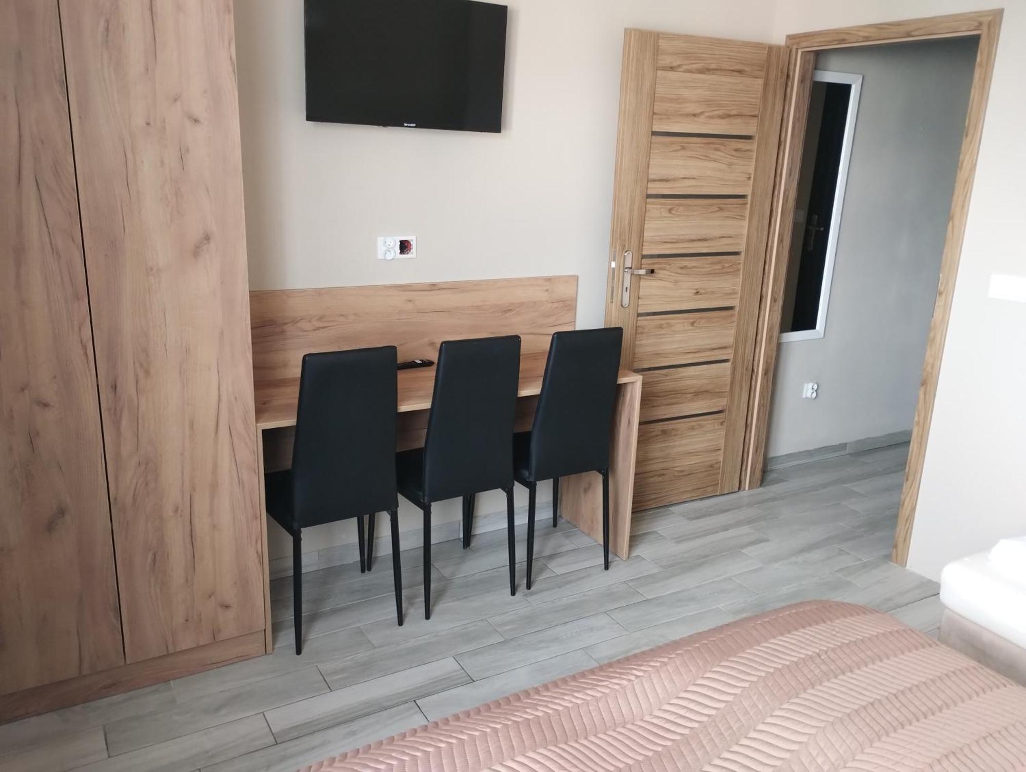 Good Night Noclegi & Strefa Z Sauna I Jacuzzi Ogolnodostepna Lub Na Wylacznosc Czechowice-Dziedzice Eksteriør billede