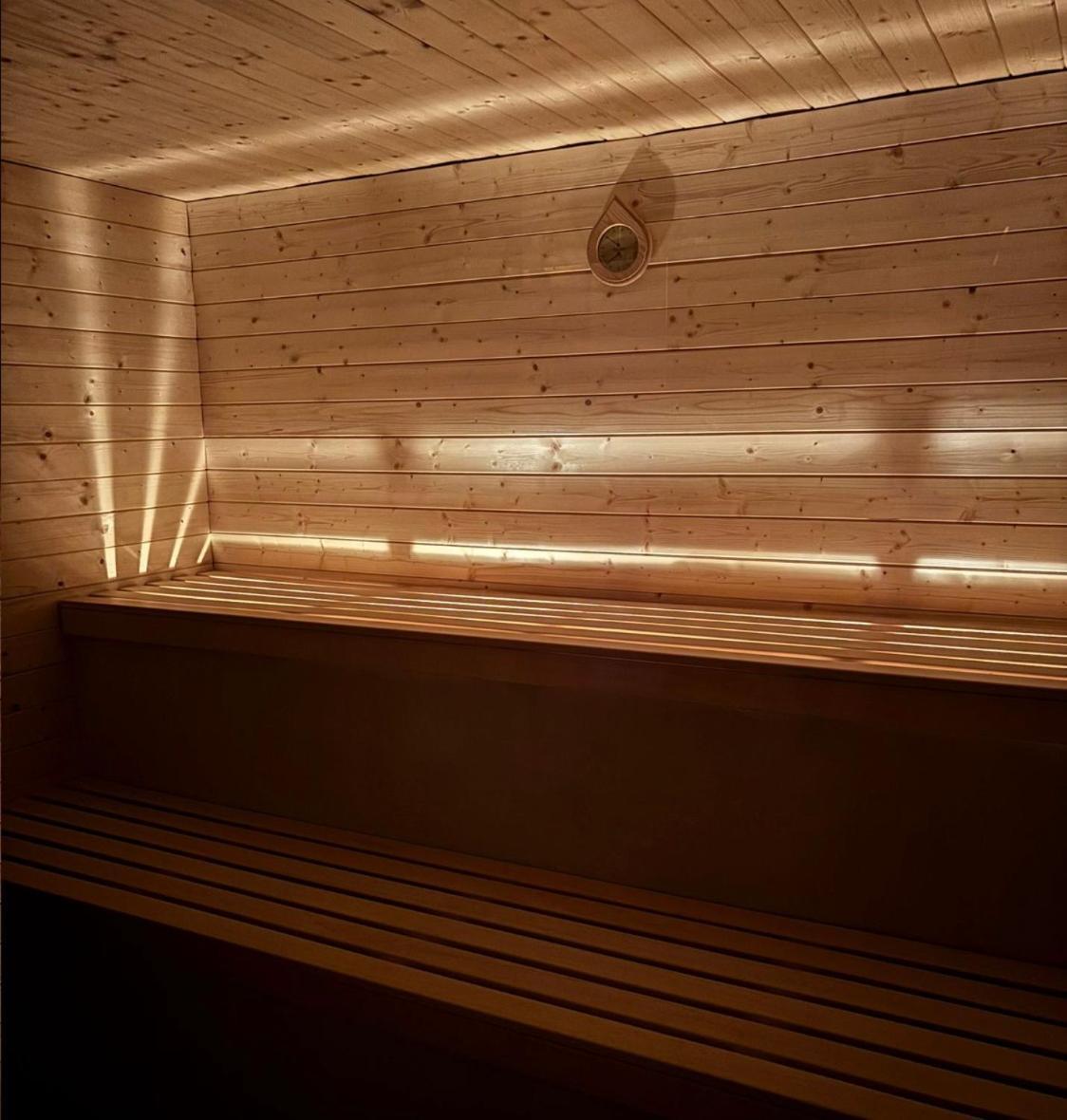 Good Night Noclegi & Strefa Z Sauna I Jacuzzi Ogolnodostepna Lub Na Wylacznosc Czechowice-Dziedzice Eksteriør billede