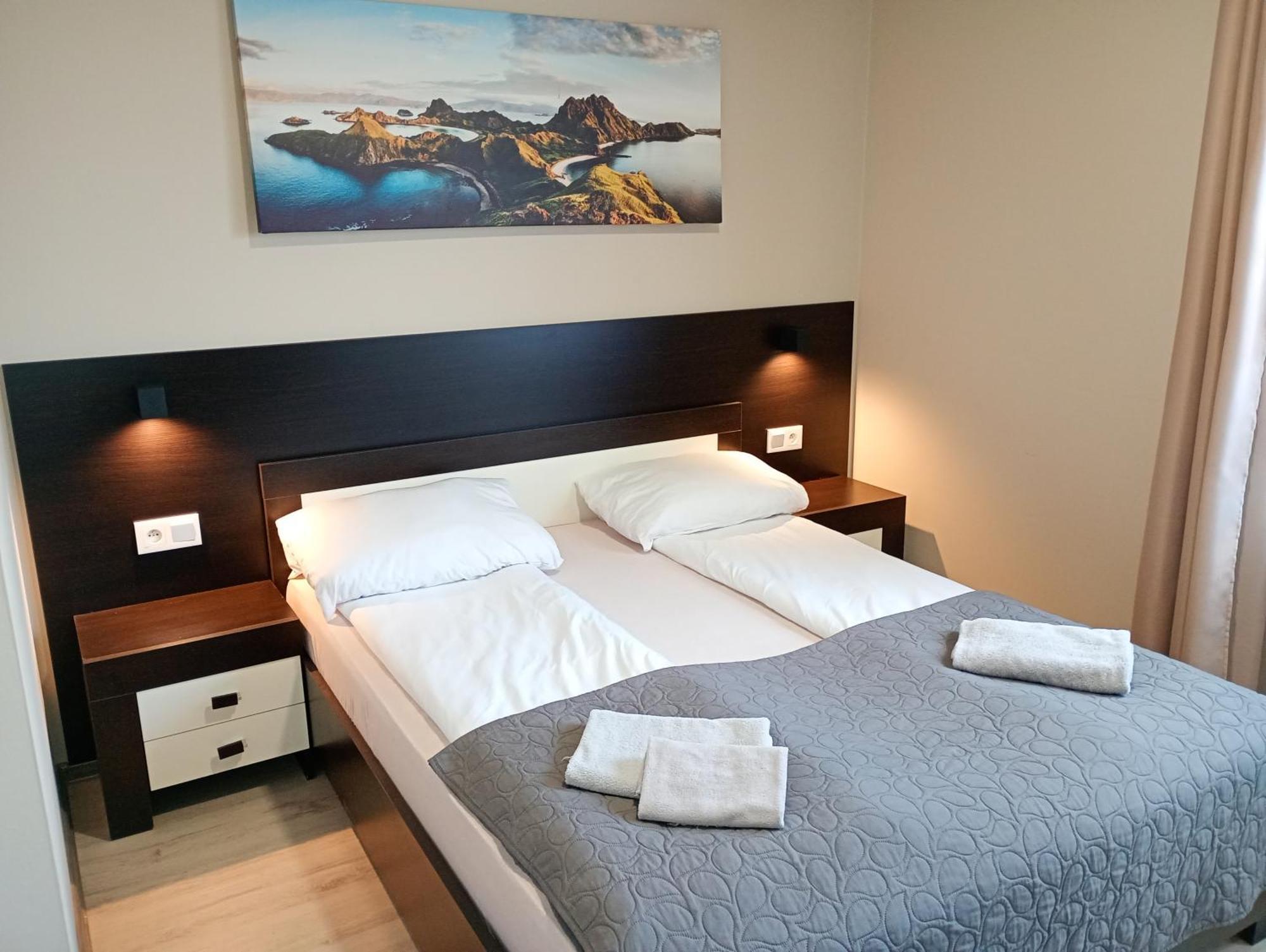 Good Night Noclegi & Strefa Z Sauna I Jacuzzi Ogolnodostepna Lub Na Wylacznosc Czechowice-Dziedzice Eksteriør billede